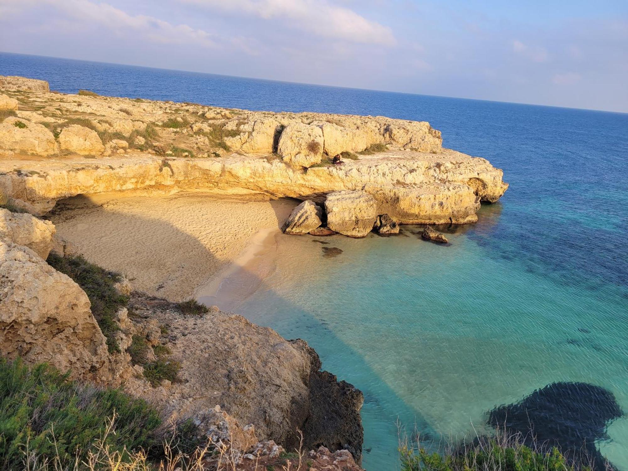 Cala Paradiso Монополи Экстерьер фото